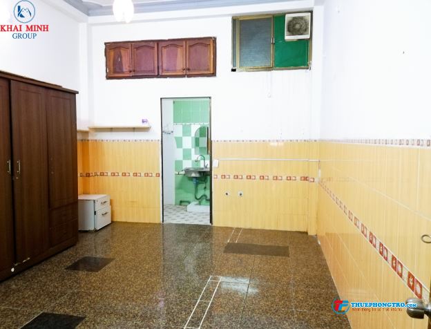 Phòng có TỦ QUẦN ÁO  WC riêng, gần Hàng Xanh, 92 Chu Văn An, Bình Thạnh