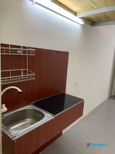 Cho thuê phòng trọ có gác, 18m2 ngay chợ Nhất Chi Mai