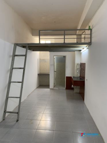Cho thuê phòng trọ có gác, 18m2 ngay chợ Nhất Chi Mai