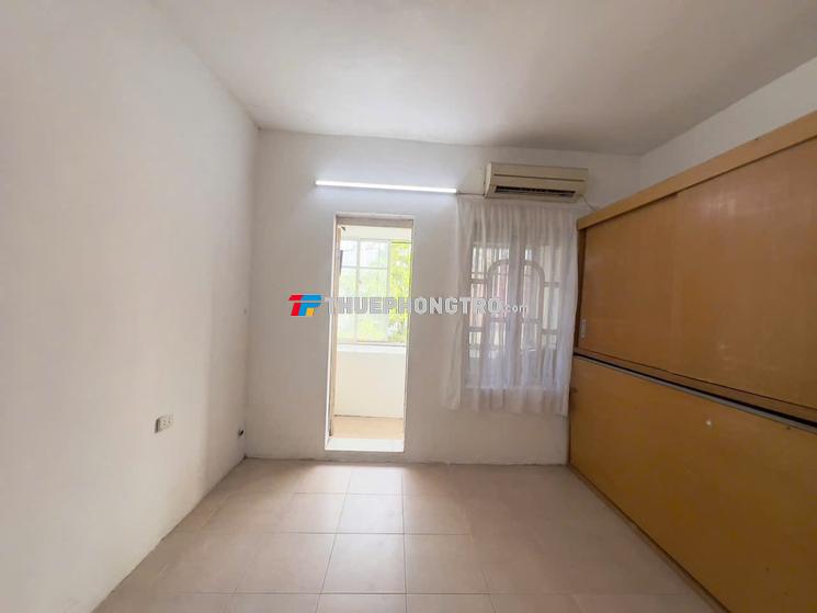 Cho thuê căn hộ tập thể tầng 5 mặt đường Trần Khát Chân-Hà Nội