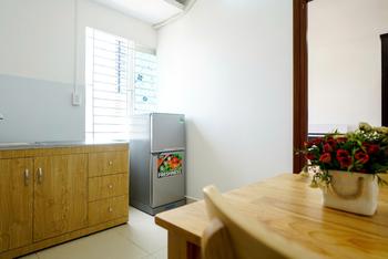 Phòng Căn hộ tách bếp đủ nội thất - 62/1A Trương Công Định, Q.Tân Bình. (Gần Etown Cộng Hòa)