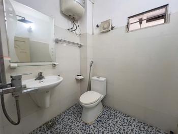 Cho thuê căn hộ tập thể tầng 5 mặt đường Trần Khát Chân-Hà Nội