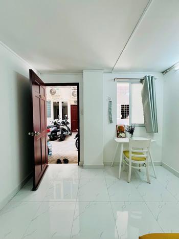 Phòng Studio full nội thất bancon 30m2 - 71 Hồ Bá Kiện Quận 10